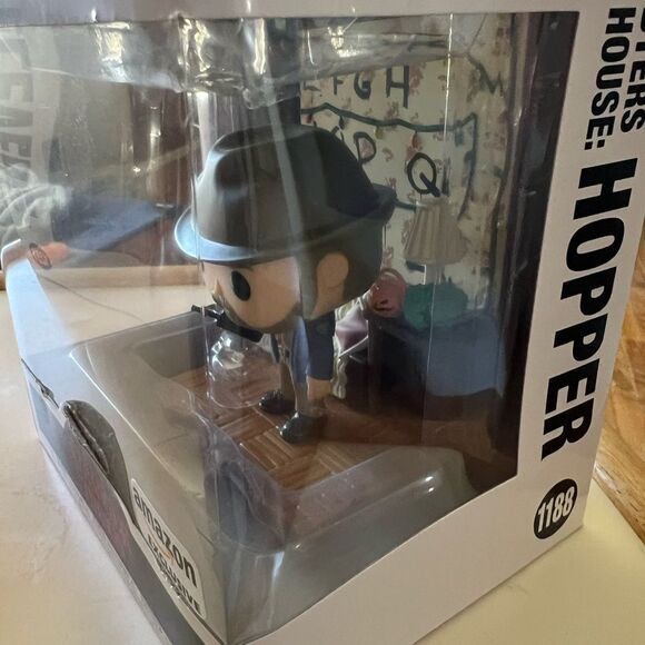 Funko Pop Deluxe Stranger Things Exclusive Byers House HOPPER - Picture 5 of 9